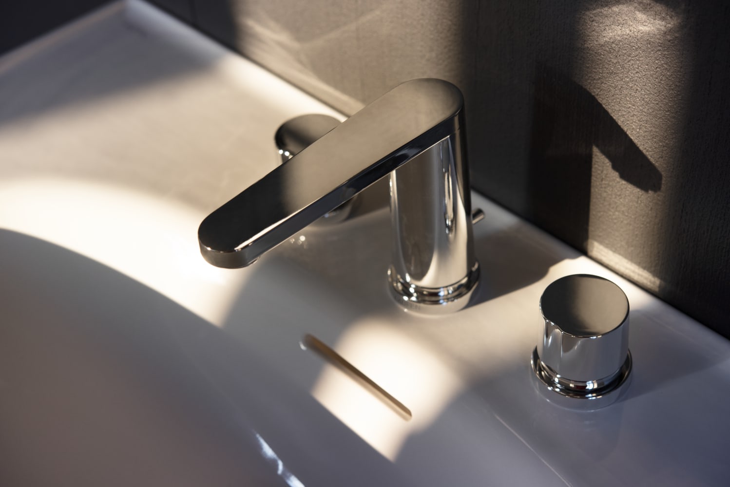 Wall-hung washbasins White THE NEW CLASSIC H8138550001041 LAUFEN
