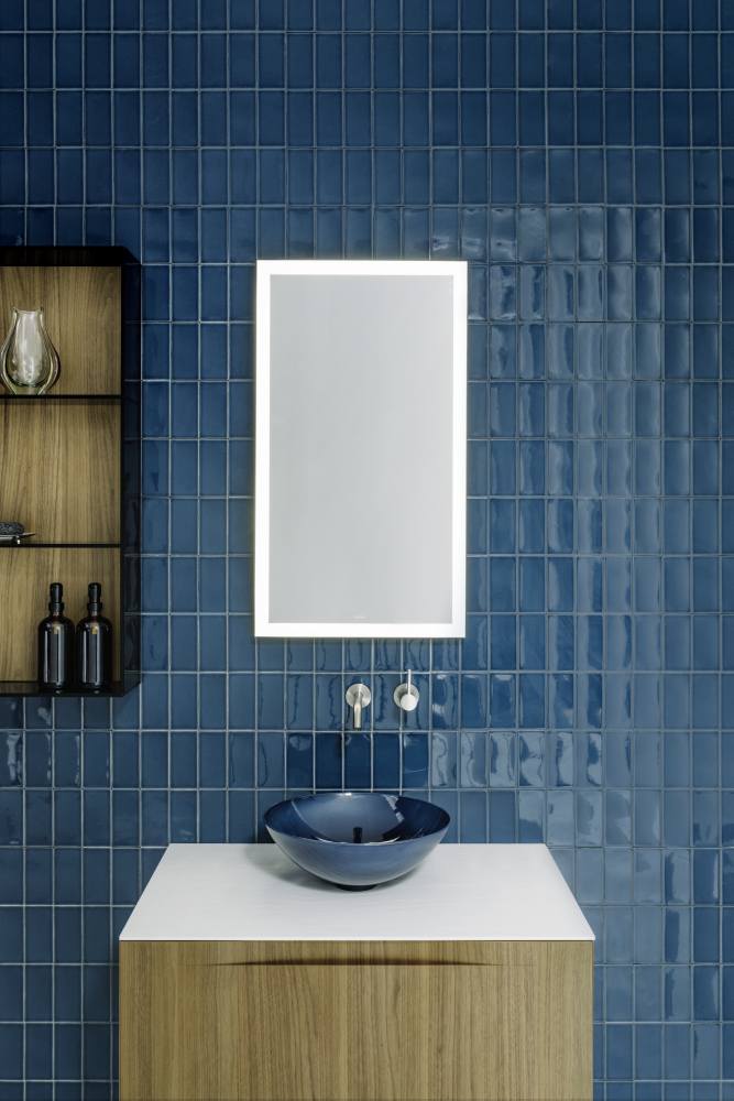 AQUA AND TERRA LAUFEN