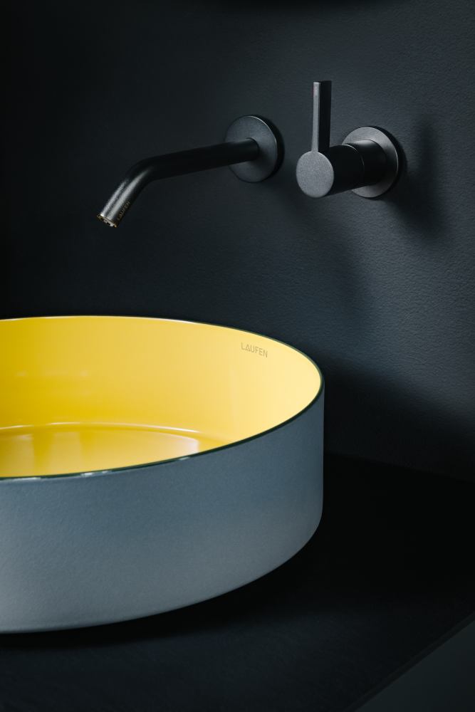 TRICOLOR LAUFEN
