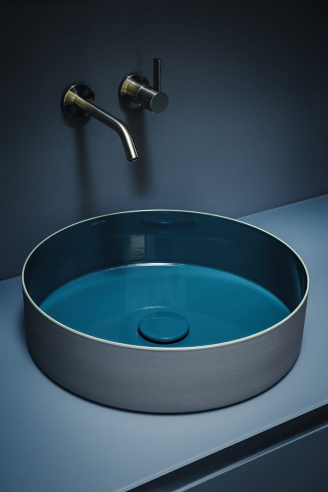 TRICOLOR LAUFEN